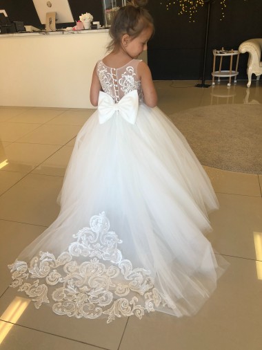 Champagne Ball Gown Sweetheart Chapel Train Sleeveless Flower Girl Dress Canada