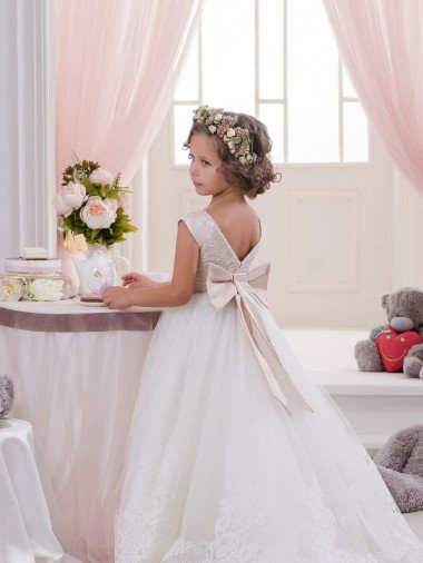 Ivory Ball Gown Bateau Neck Chapel Train V-Back Flower Girl Dress Canada
